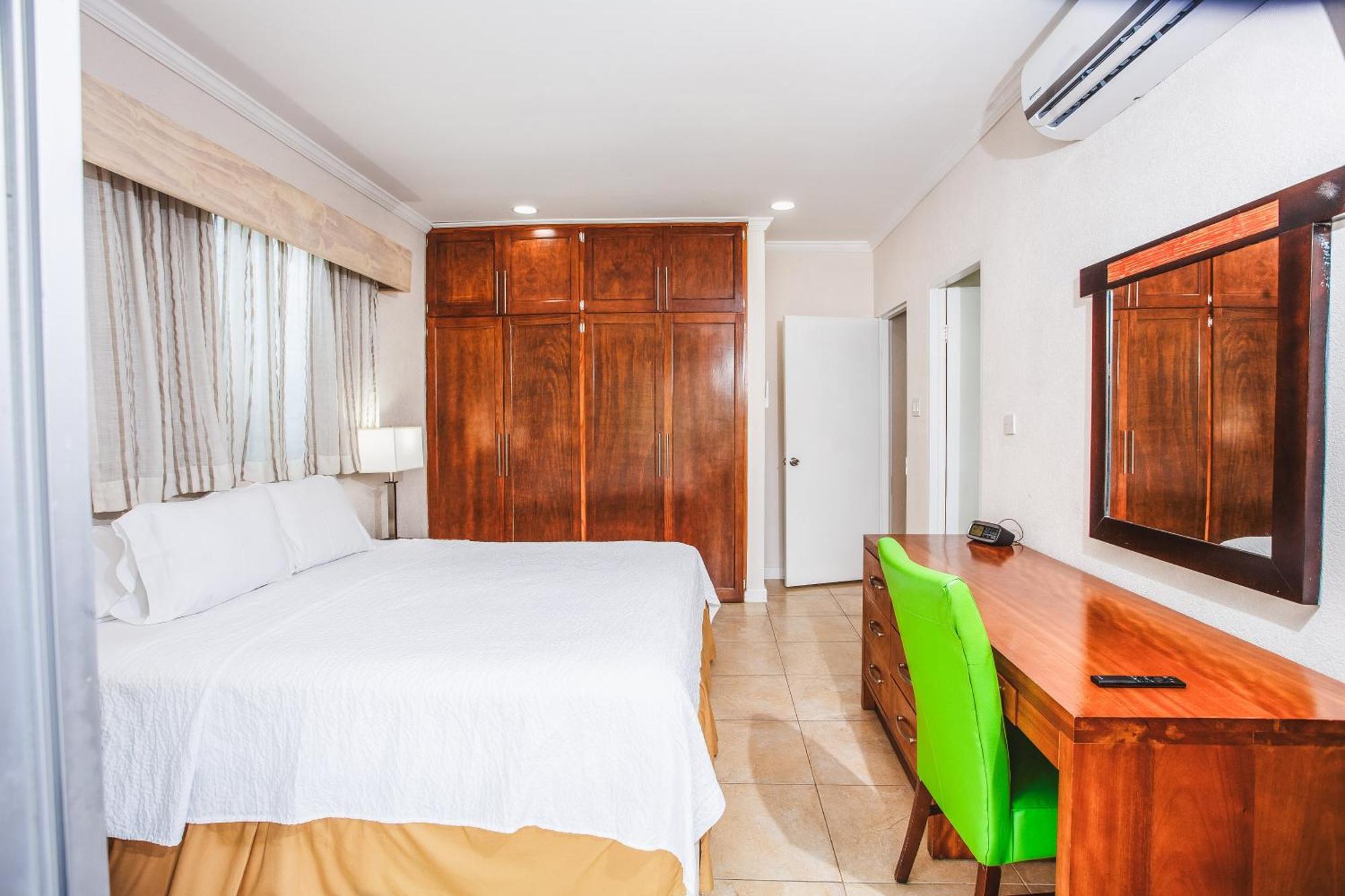 Blue Horizon Hotel Rockley Extérieur photo
